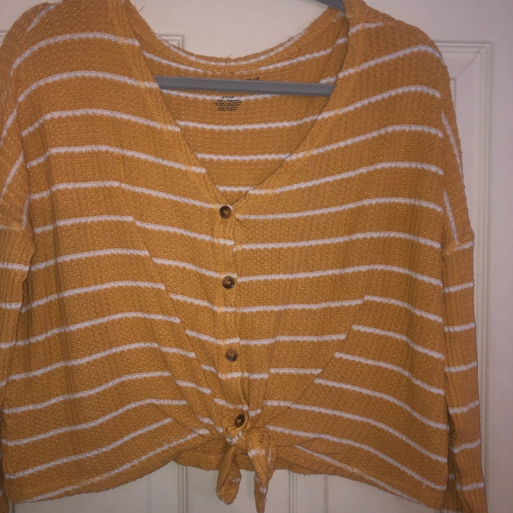 American Eagle top